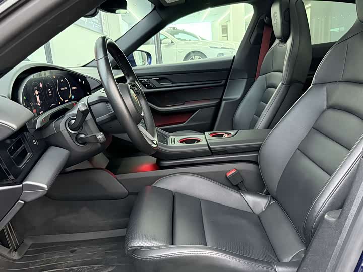 Фото 8 - Porsche Taycan