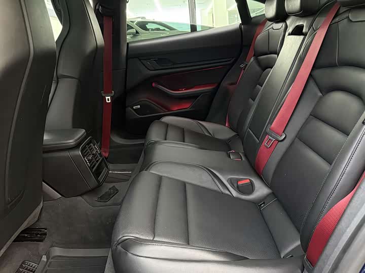 Фото 9 - Porsche Taycan