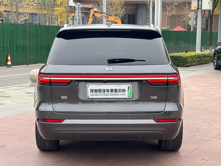 Фото 11 - LiXiang One