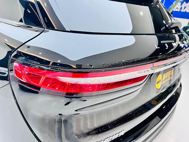 Фото 11 - Lincoln Corsair