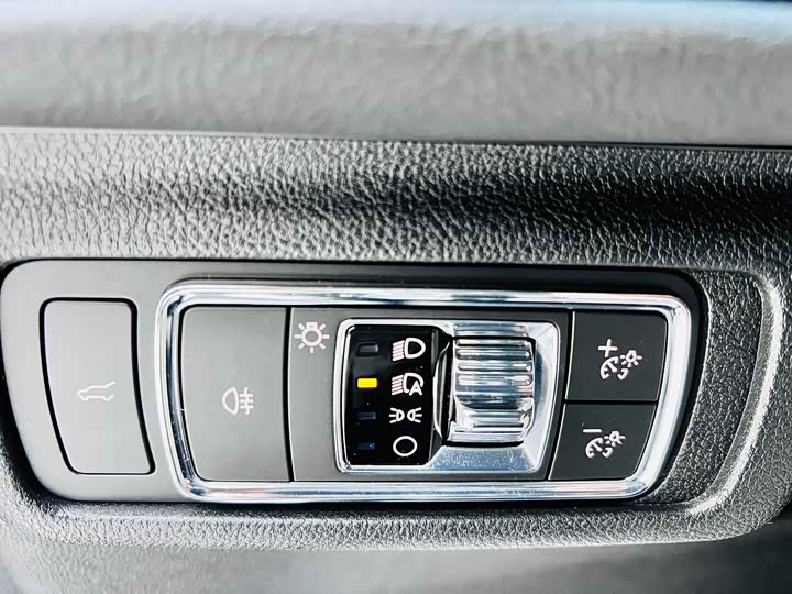 Фото 13 - Lincoln Corsair