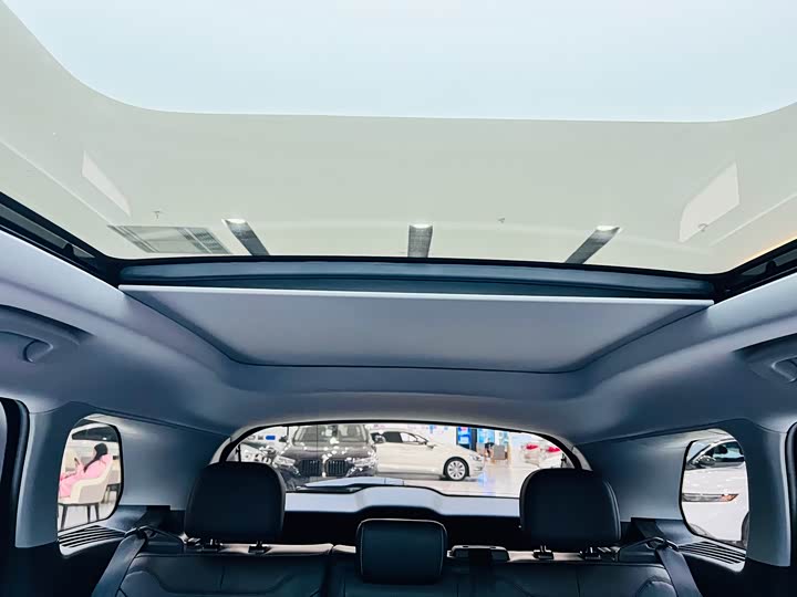 Фото 18 - Lincoln Corsair