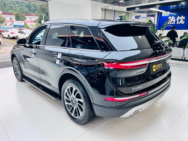 Фото 6 - Lincoln Corsair