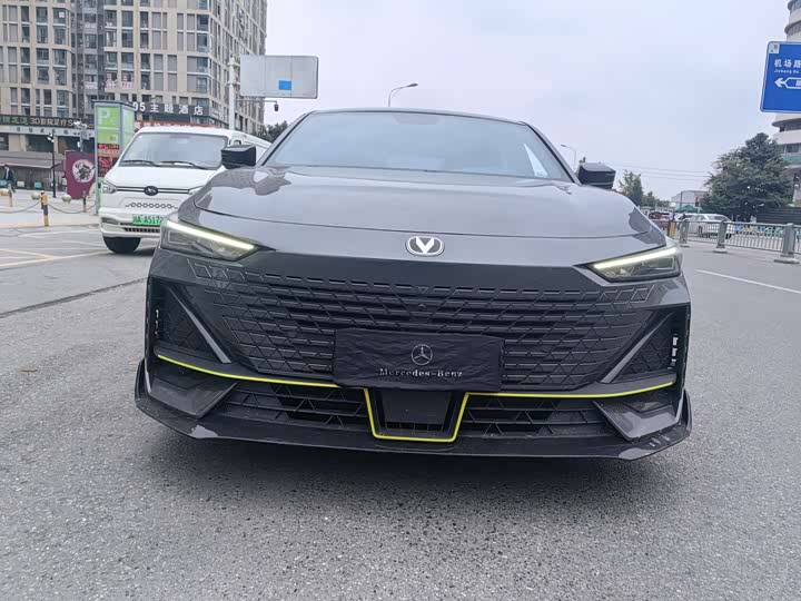 Фото 2 - Changan UNI-V