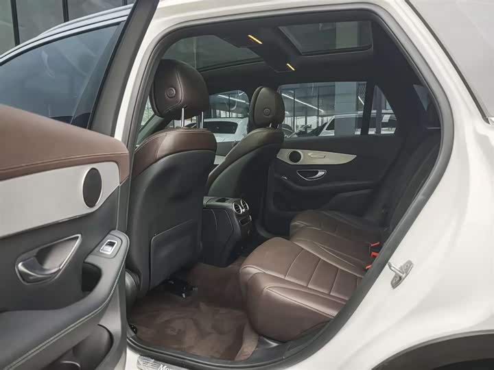 Фото 19 - Mercedes-Benz GLC-Class