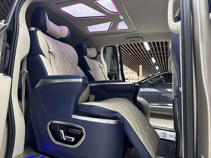 Фото 17 - Buick GL8 ES