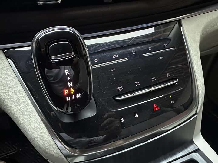 Фото 22 - Buick GL8 ES