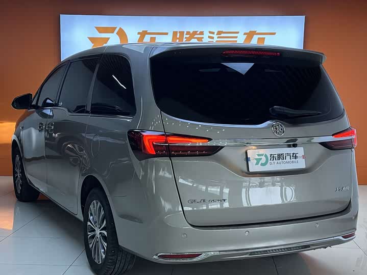 Фото 8 - Buick GL8 ES