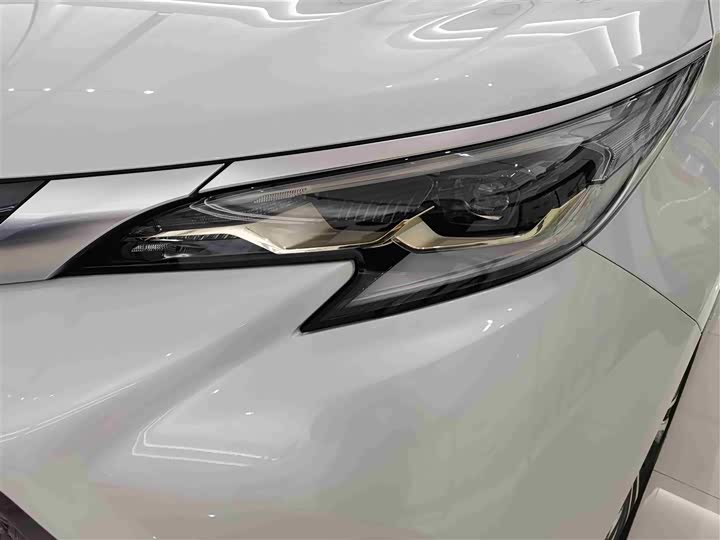 Фото 5 - Toyota Granvia