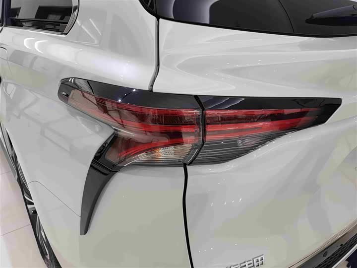 Фото 6 - Toyota Granvia