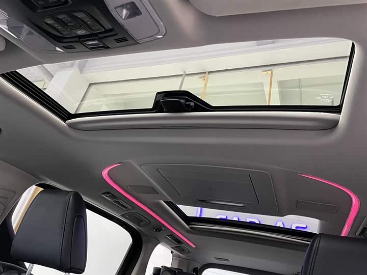 Фото 12 - Toyota Vellfire