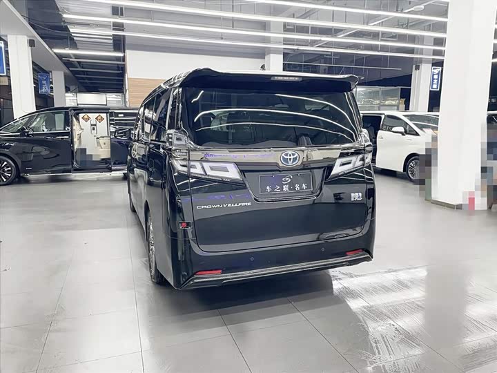 Фото 4 - Toyota Vellfire