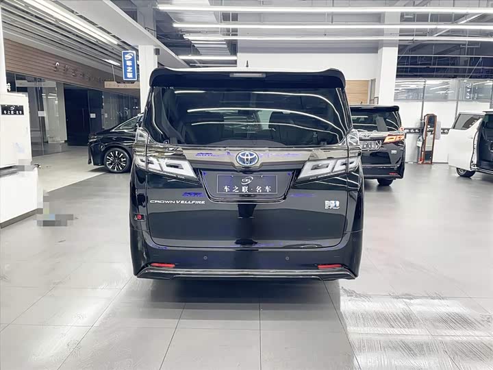 Фото 5 - Toyota Vellfire