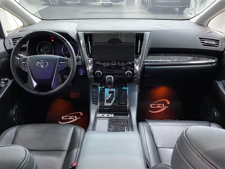 Фото 7 - Toyota Vellfire