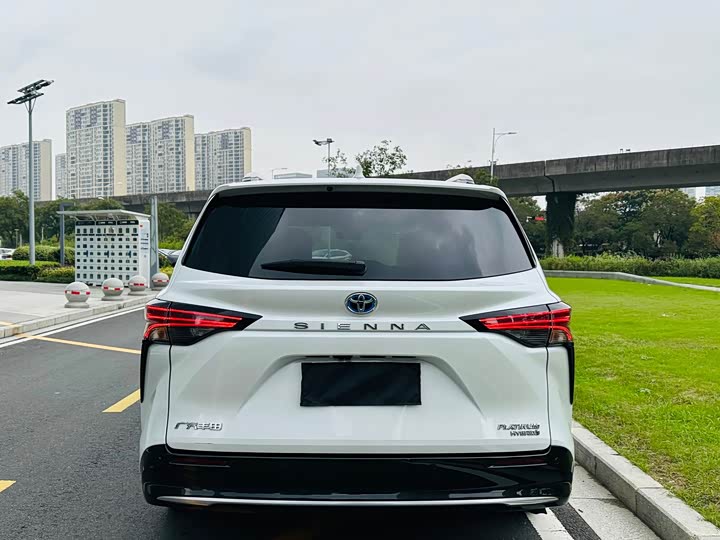 Фото 6 - Toyota Sienna