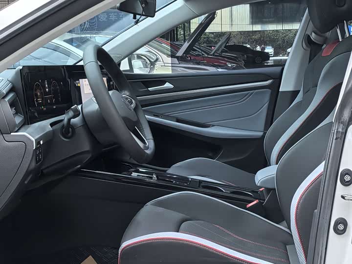 Фото 6 - Volkswagen Lamando L