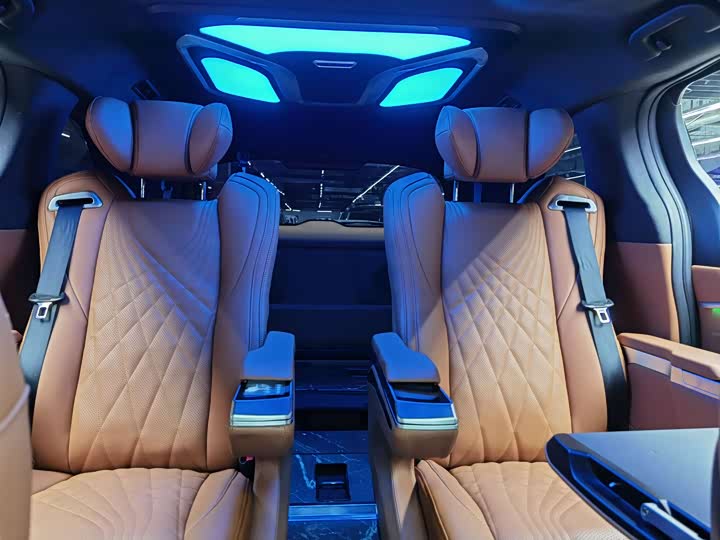 Фото 11 - Toyota Sienna