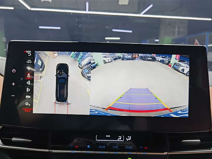 Фото 13 - Toyota Sienna