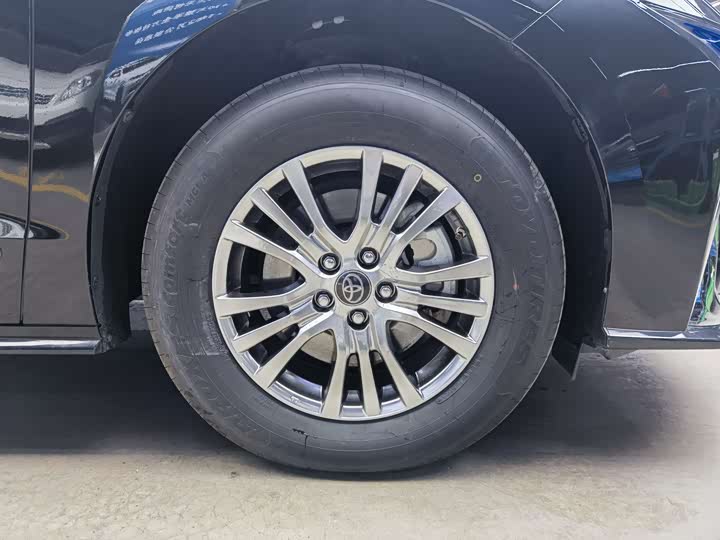 Фото 22 - Toyota Sienna