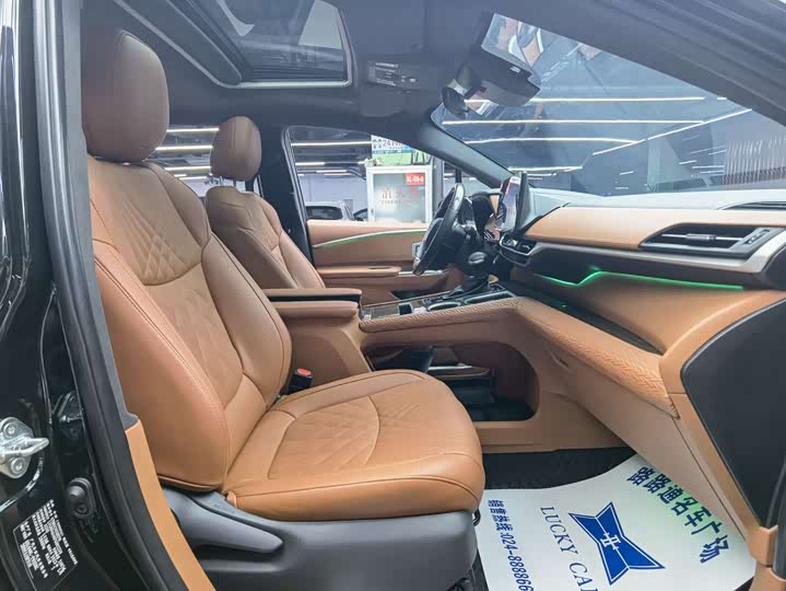 Фото 8 - Toyota Sienna