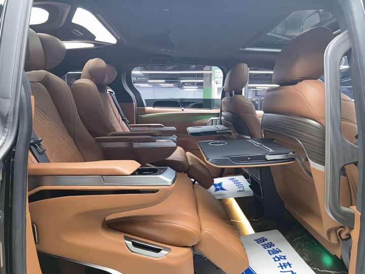 Фото 9 - Toyota Sienna