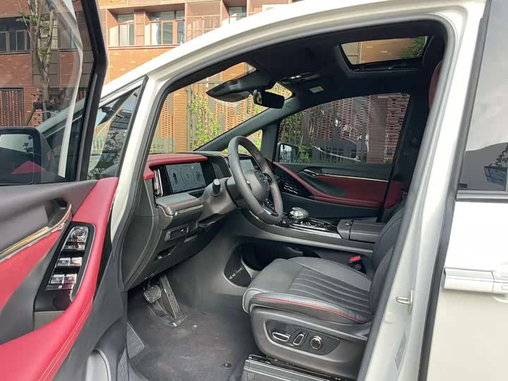 Фото 7 - GAC Trumpchi M8