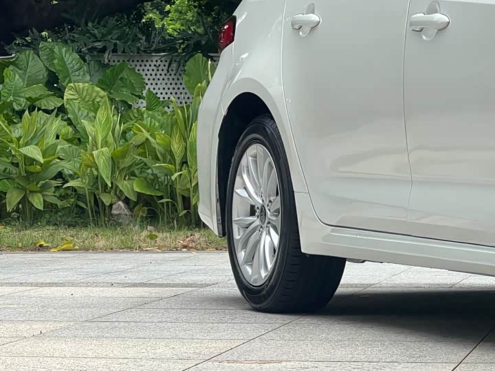 Фото 7 - Toyota Allion