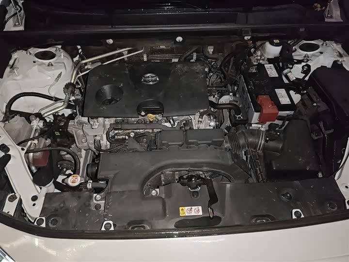 Фото 11 - Toyota RAV4