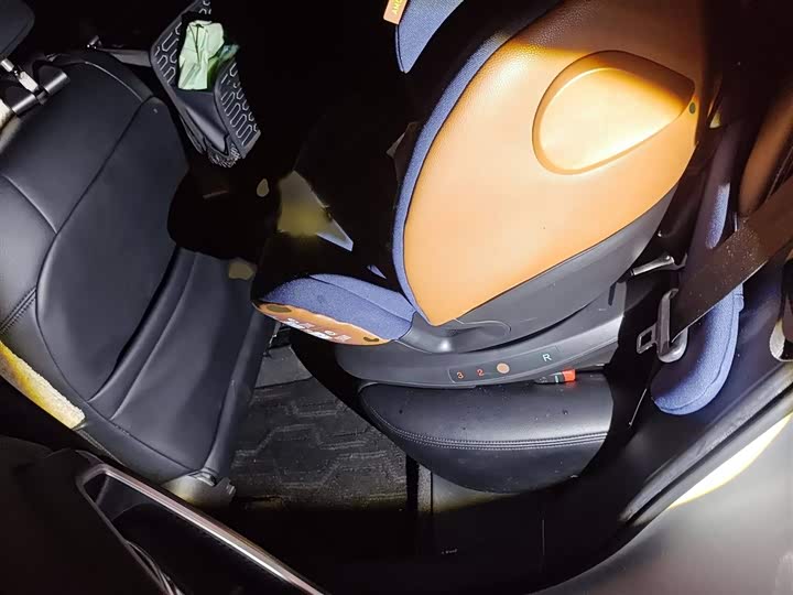 Фото 15 - Toyota RAV4