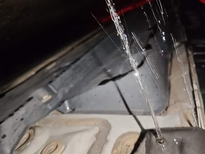 Фото 16 - Toyota RAV4