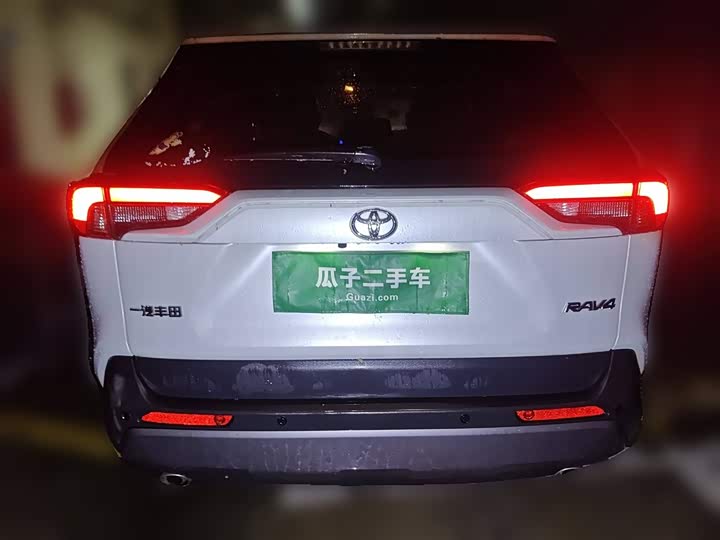 Фото 28 - Toyota RAV4