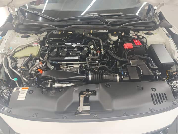 Фото 10 - Honda Civic