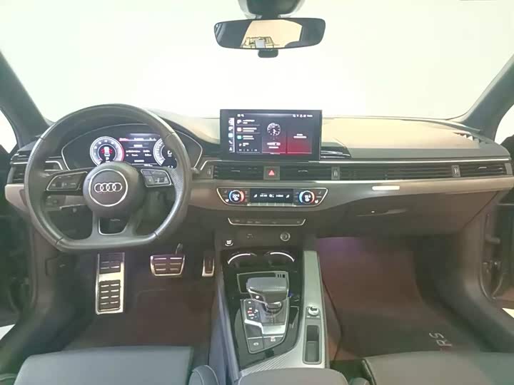 Фото 6 - Audi A4L
