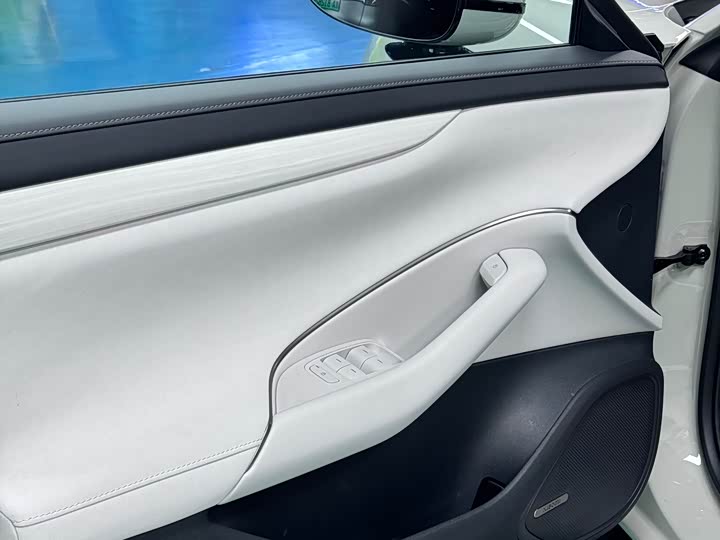 Фото 10 - Xiaomi SU7