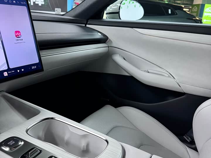 Фото 12 - Xiaomi SU7