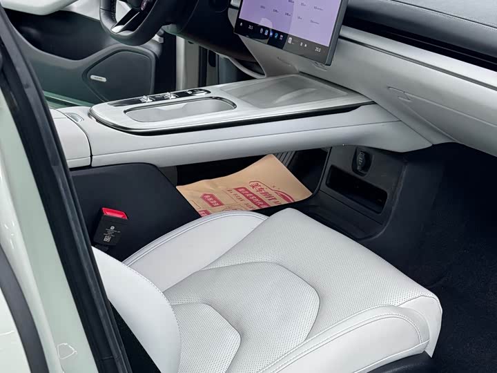 Фото 19 - Xiaomi SU7