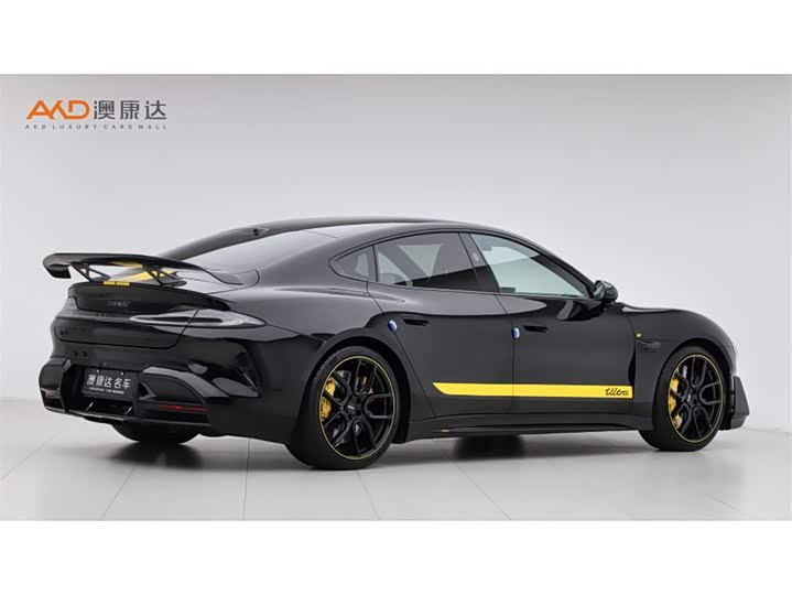 Фото 3 - Xiaomi SU7 Ultra