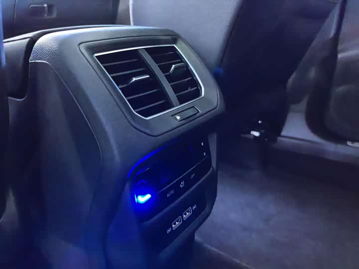 Фото 12 - Volkswagen Tayron X