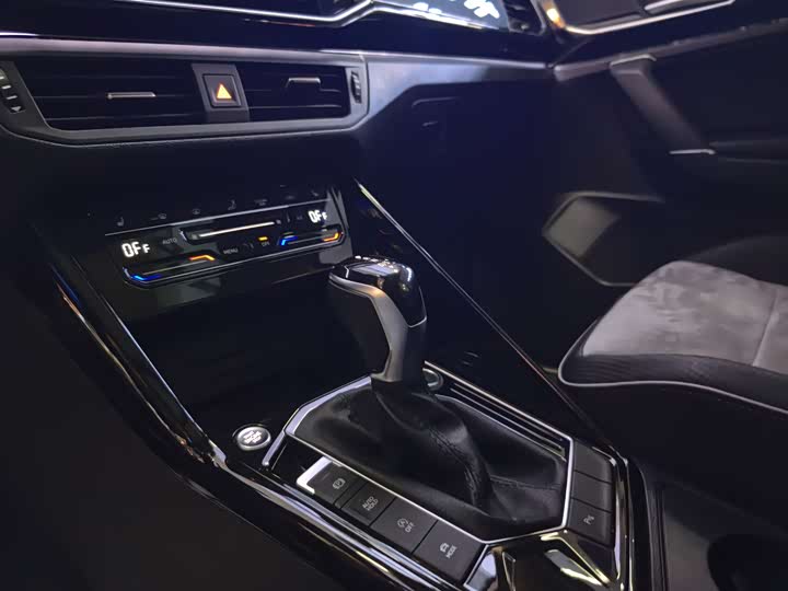 Фото 6 - Volkswagen Tayron X