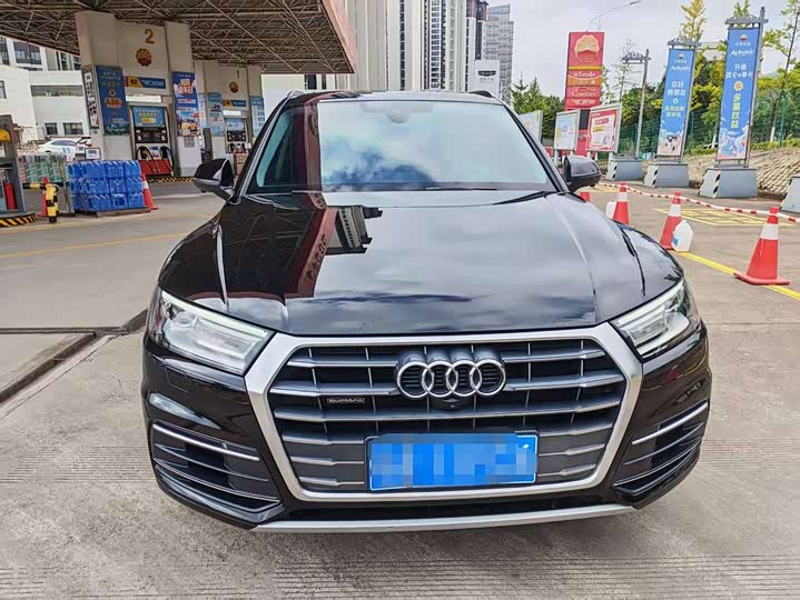 Фото 1 - Audi Q5L