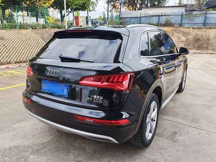 Фото 15 - Audi Q5L