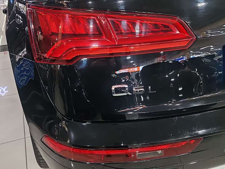 Фото 18 - Audi Q5L