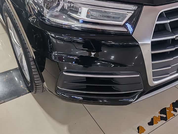 Фото 19 - Audi Q5L