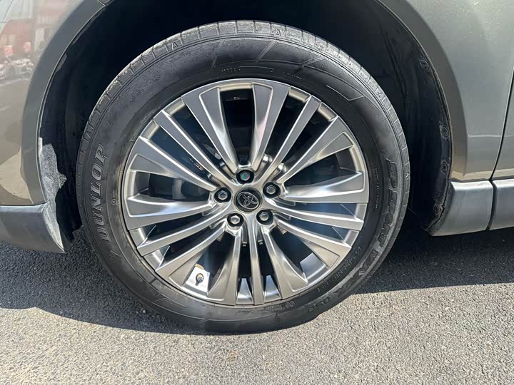 Фото 11 - Toyota Harrier