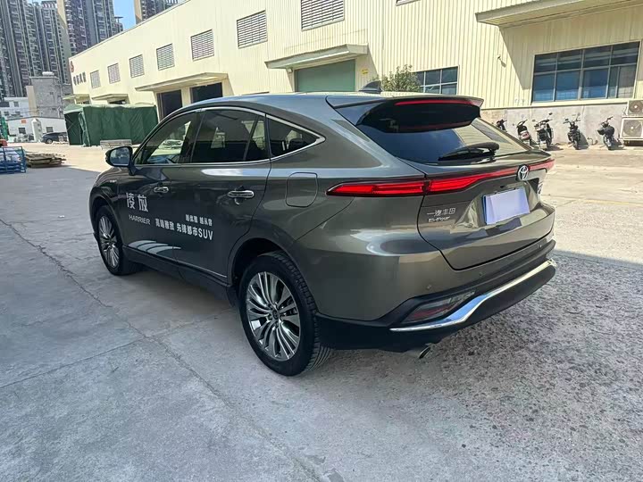 Фото 3 - Toyota Harrier