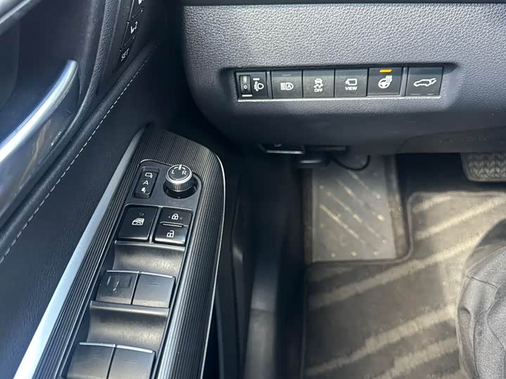 Фото 6 - Toyota Harrier