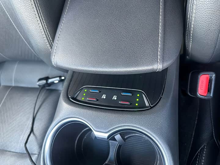 Фото 7 - Toyota Harrier