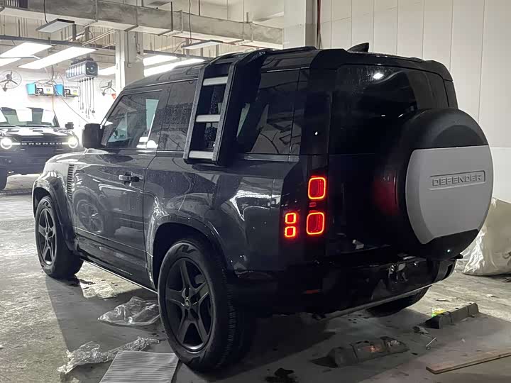 Фото 4 - Land Rover Defender