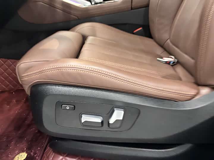 Фото 16 - BMW X6