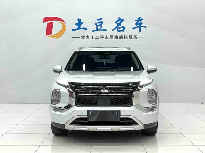 Фото 2 - Mitsubishi Outlander